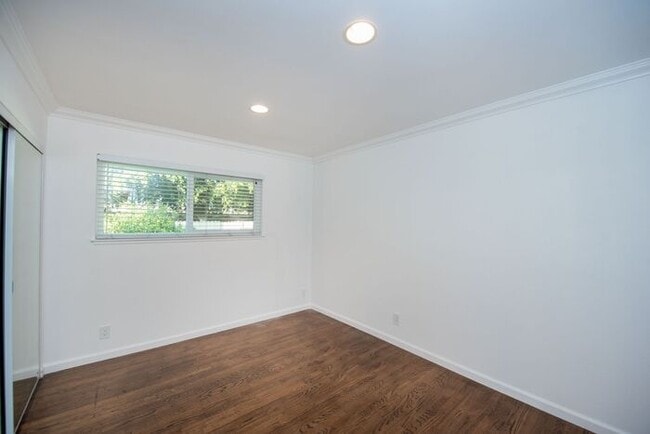 Building Photo - Newly Remodeled Single Family Home