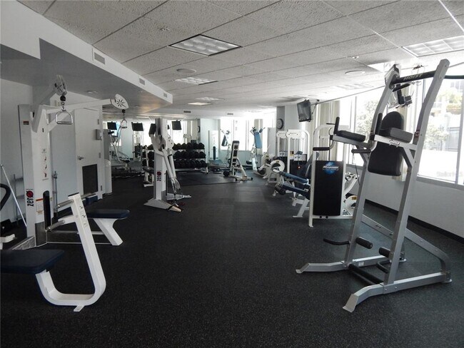 Building Photo - 322 E Central Blvd