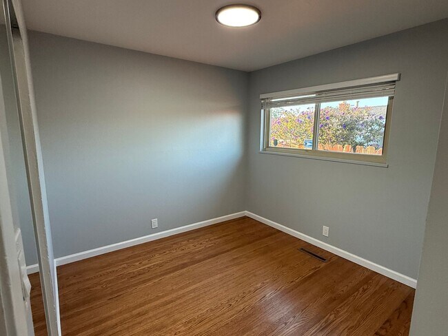Building Photo - Renovated 3-Bedroom Single Family Home in Pinole Available Now!!!