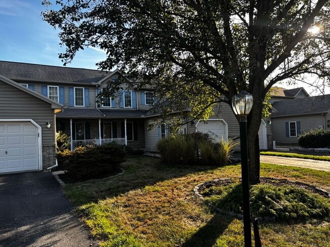 Building Photo - 15 Lenox Ct