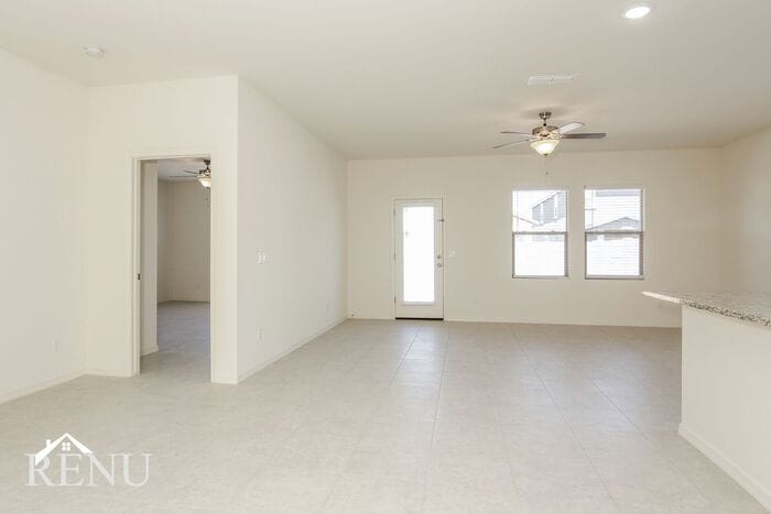 Building Photo - 35326 W San Capistrano Ave