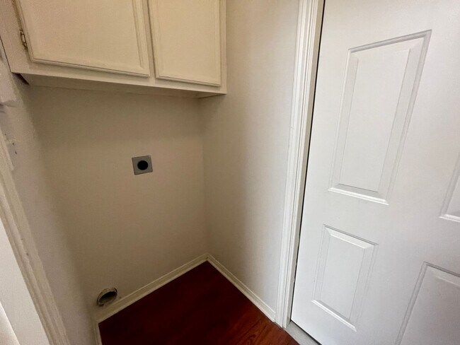 Building Photo - 5275 Timberline Ln