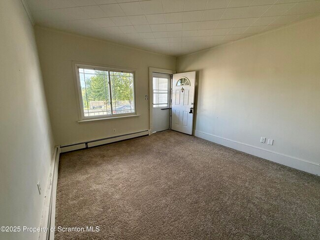 Building Photo - 949 Carmalt St