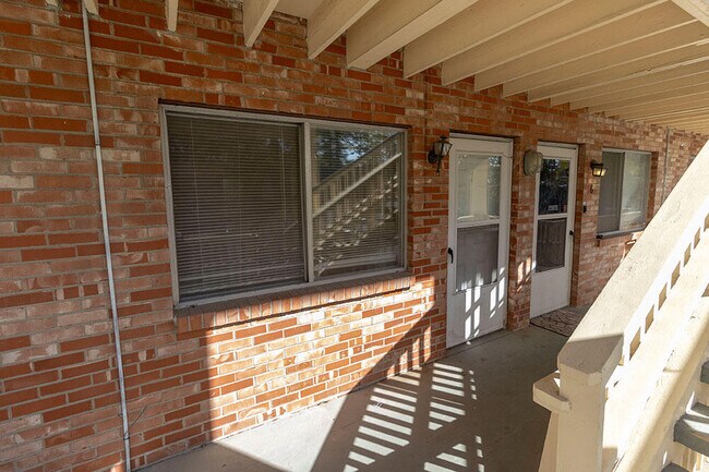 Building Photo - 801 N Ann St