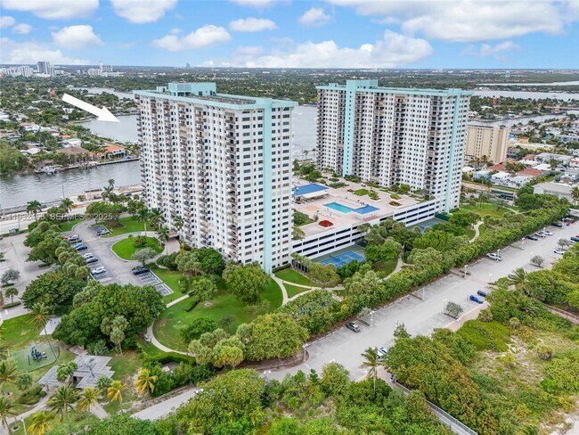 Building Photo - 1201 S Ocean Dr