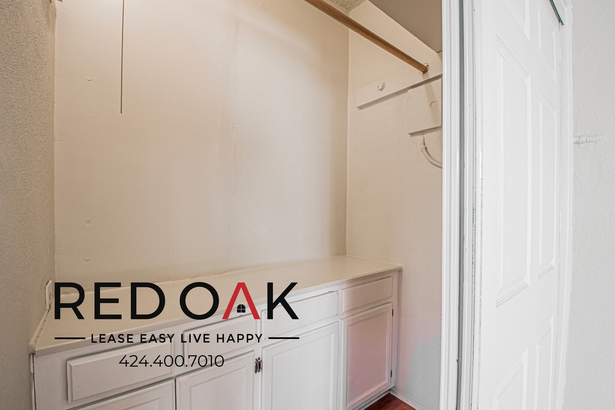 Building Photo - 1243 S Mariposa Ave