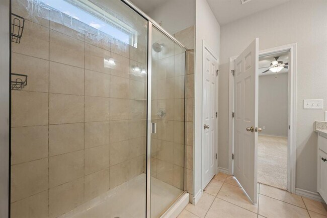 Building Photo - 6605 Verona Pl