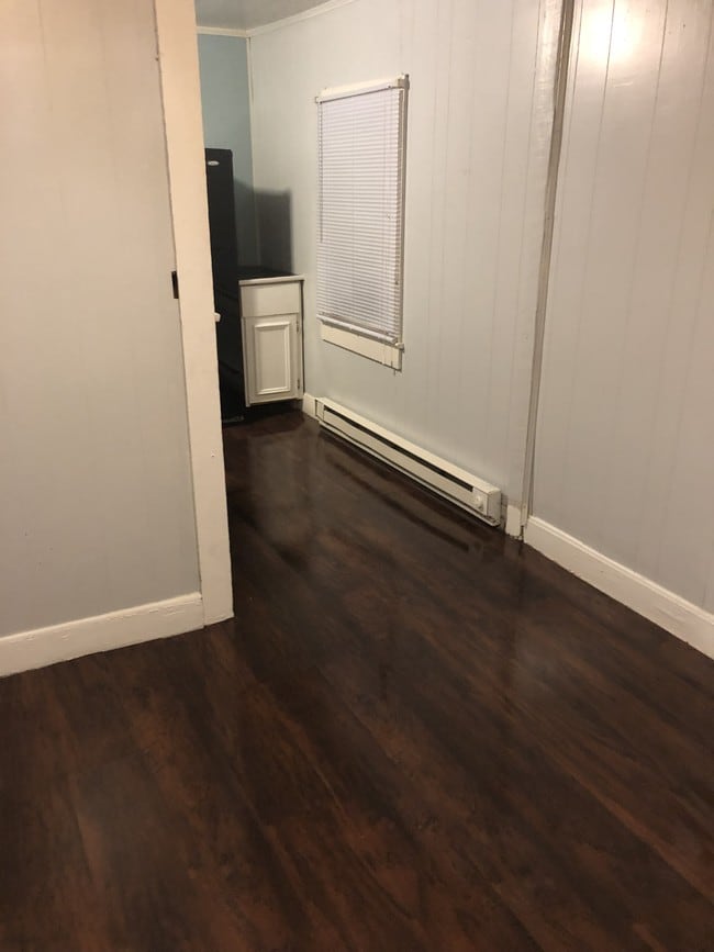 Building Photo - 100 Duke St