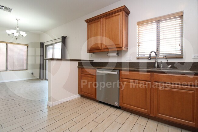 Building Photo - 7531 E Majestic Palm Ln