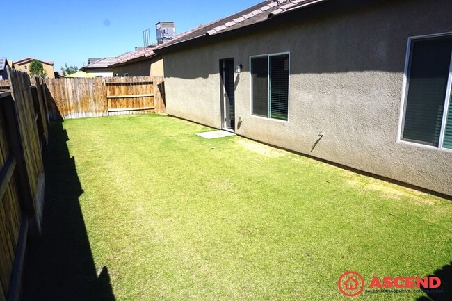 Building Photo - Charming Southwest Home!