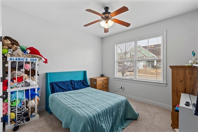 Building Photo - Stunning 3 Story Home in Crawford Creek