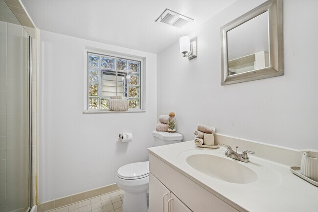 Building Photo - 1037 Heatherfield Ln