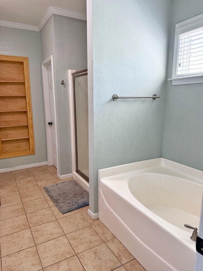 Building Photo - 703 Stagecoach Dr
