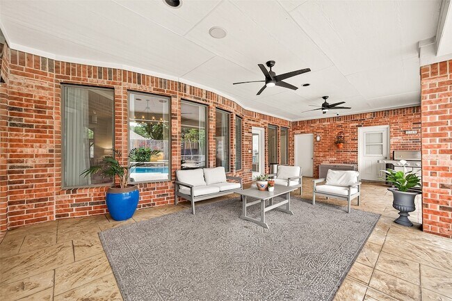Building Photo - 3510 Artesian Springs Ln