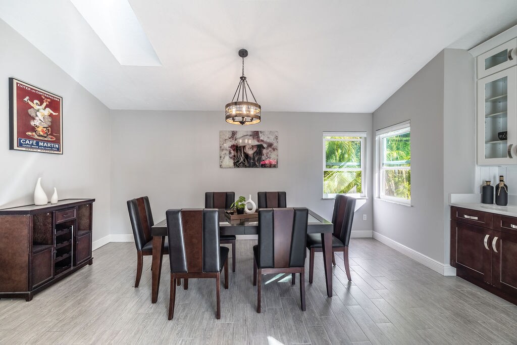 Building Photo - 9330 Seagrape Dr