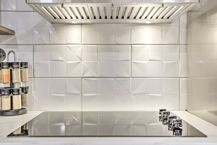 Building Photo - 79 Pehle Ave