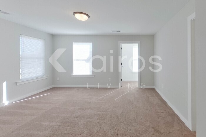 Building Photo - 44 Maple Leaf Dr