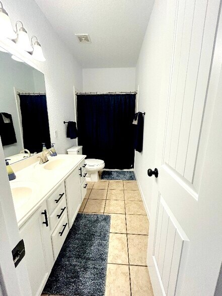 Building Photo - 13926 Bella Donna