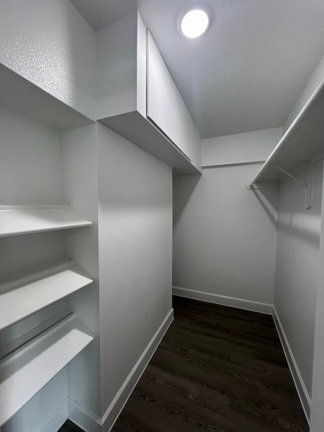 Building Photo - 3305 Red Bluff Rd