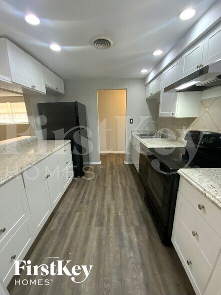 Building Photo - 3567 Harbor Blvd