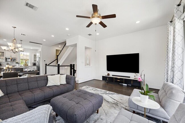Building Photo - 1203 Edwinstowe Trl