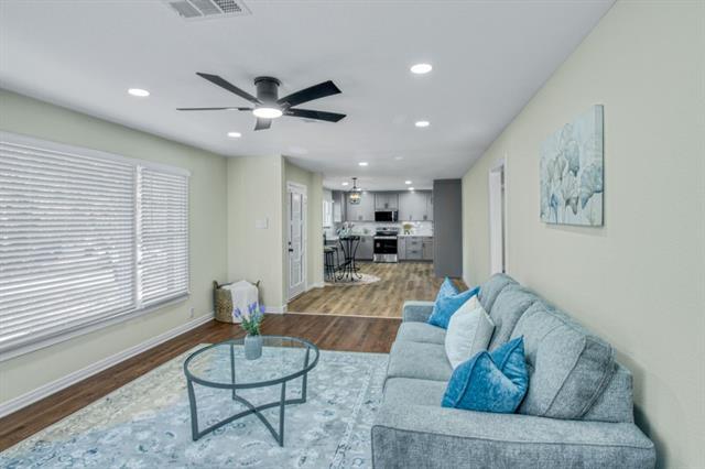 Building Photo - 805 Ross Trail