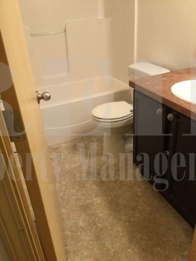 Building Photo - Mountain Views - 3 Bedroom Poulsbo Rambler