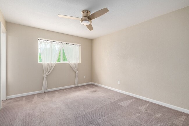 Building Photo - COMING SOON! Beautifully Remodeled 3 bedro...