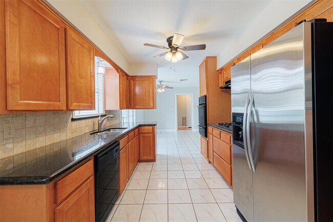 Building Photo - 2515 Tannehill Dr