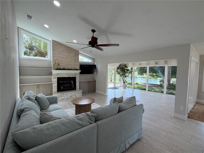 Building Photo - 209 Bromely Cir