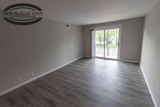 Building Photo - 3408 Balboa Ln