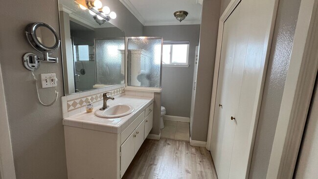 Building Photo - Turnkey 3 Bed 2 Bath Single Story View Home in Orange