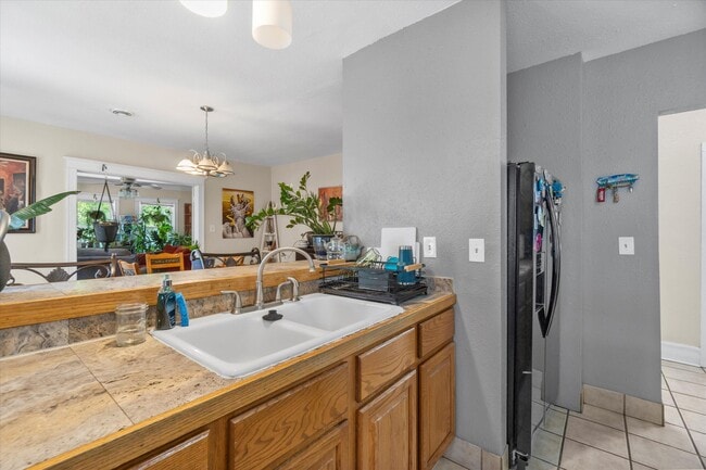 Building Photo - 750 N 34th St