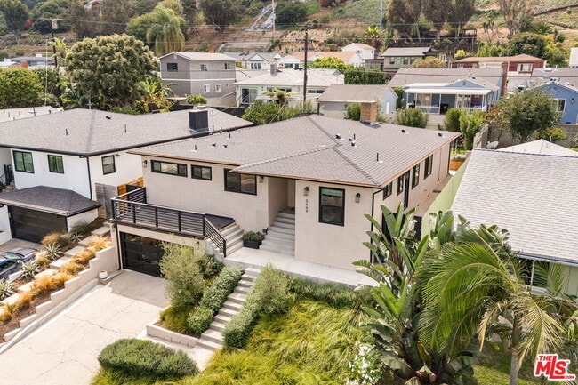 Building Photo - 5664 Coliseum St