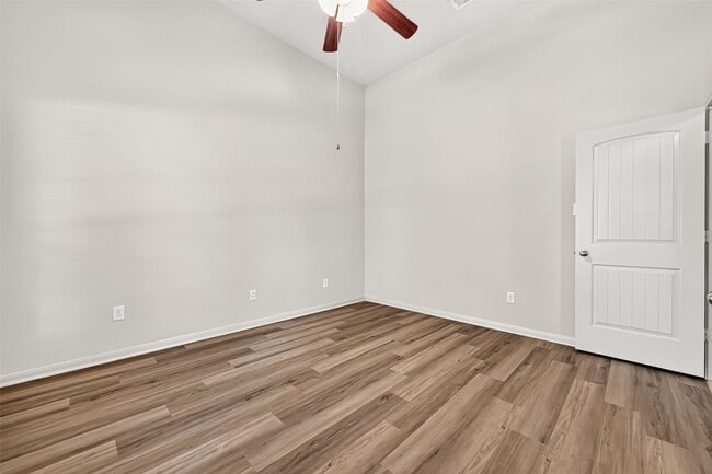 Building Photo - 9214 Cavalier Ln