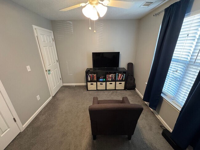 Building Photo - Beautiful 3 Bedroom 2 Bath Home Close to I-20.