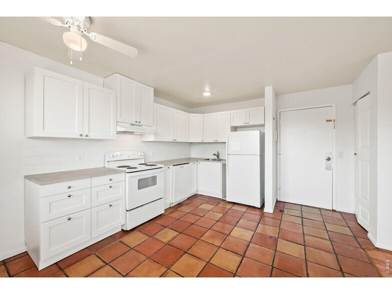 Building Photo - 3030 Oneal Pky