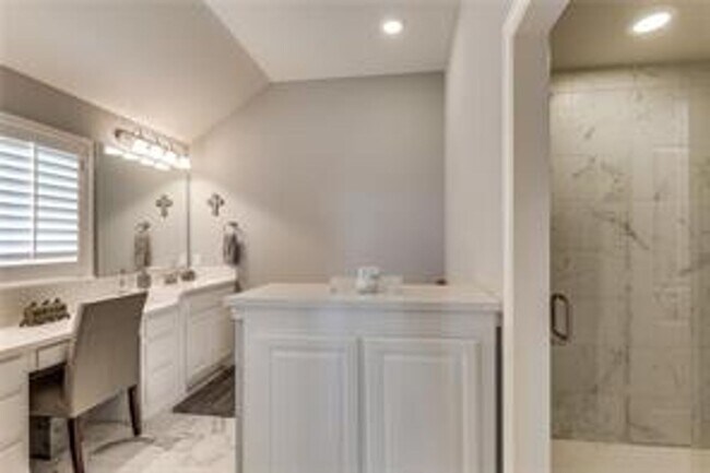 Building Photo - Another chance to own this warm and inviti...