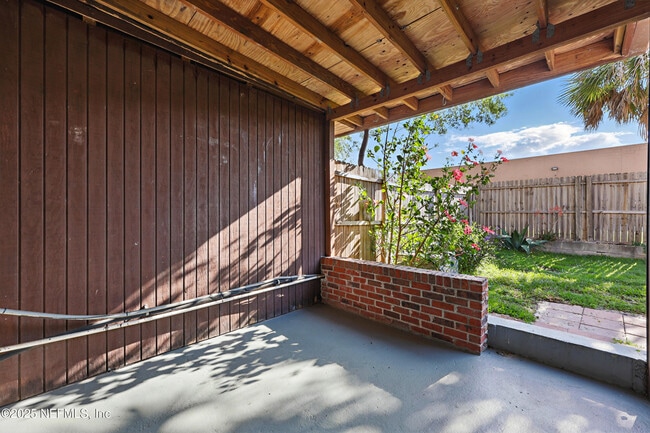 Building Photo - 2505 Waters Edge Dr