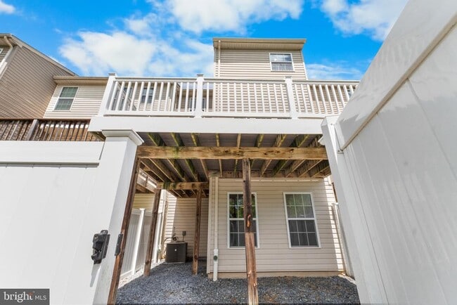 Building Photo - 7258 Mockingbird Cir