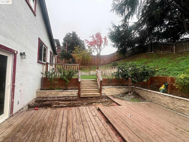 Building Photo - 2322 Peachtree Cir