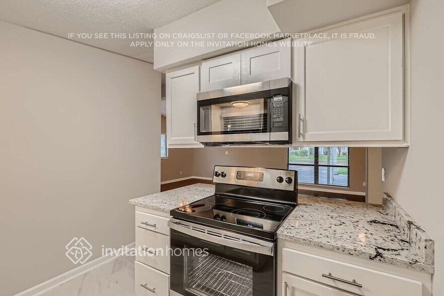 Building Photo - 2560 Eastill Dr
