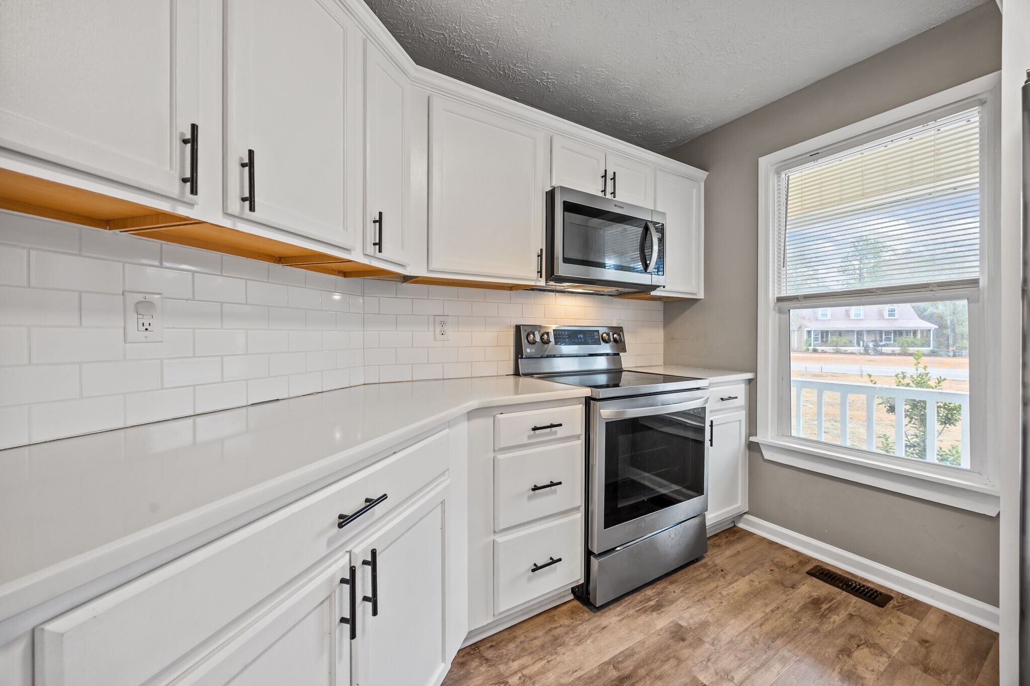 Building Photo - 38 Hallmark Dr