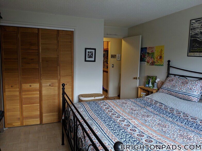 Building Photo - 26 Waverly St