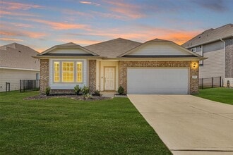 Building Photo - 223 Shoreview Dr