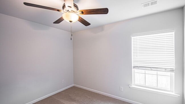 Building Photo - 3 Bedroom/ 2.5 Bath Home - Cane Bay