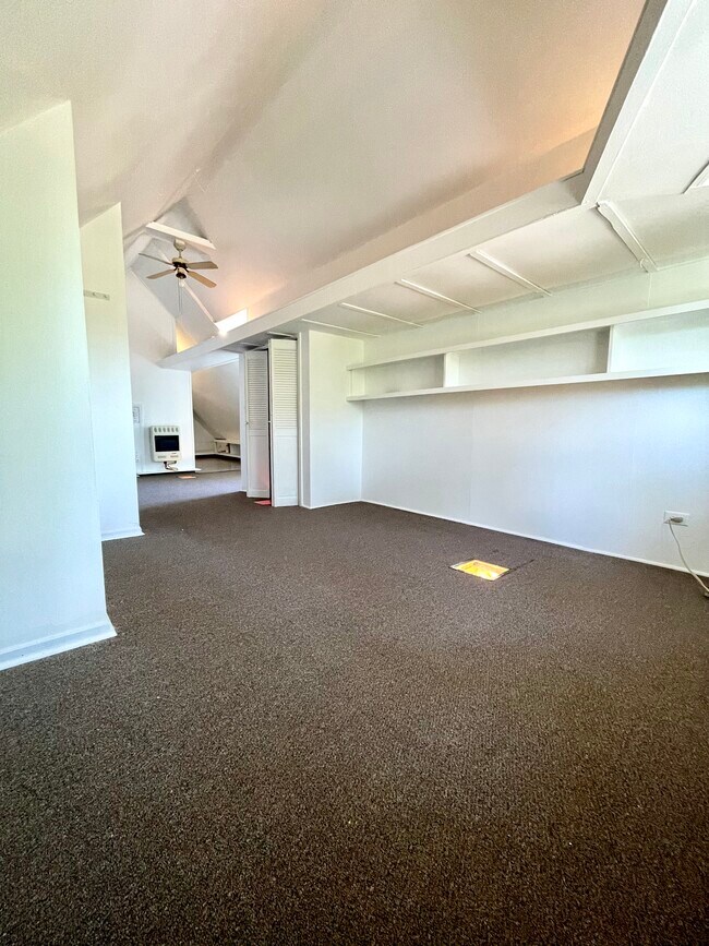 Building Photo - 2061 N Whipple St