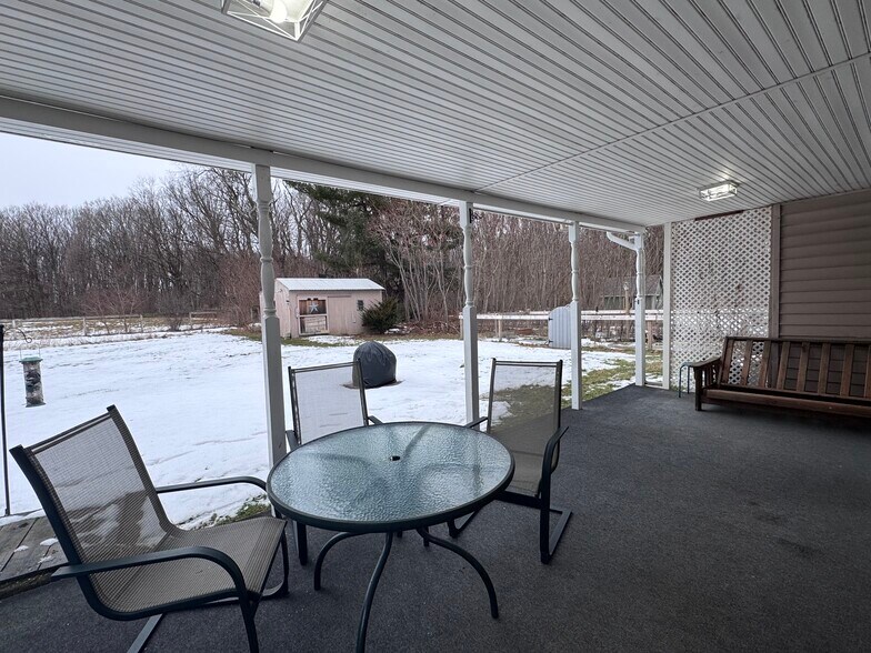 Building Photo - 975 Saratoga Rd