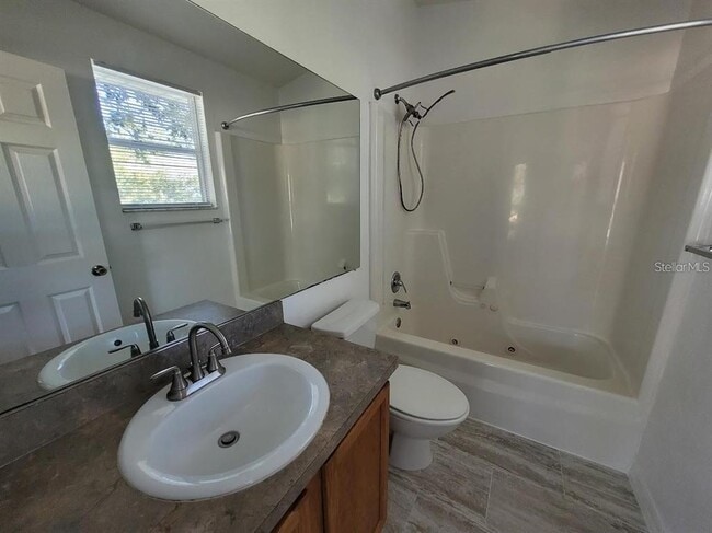 Building Photo - 3890 SW 20th Ave