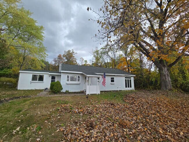 Primary Photo - 1062 Aquetuck Rd